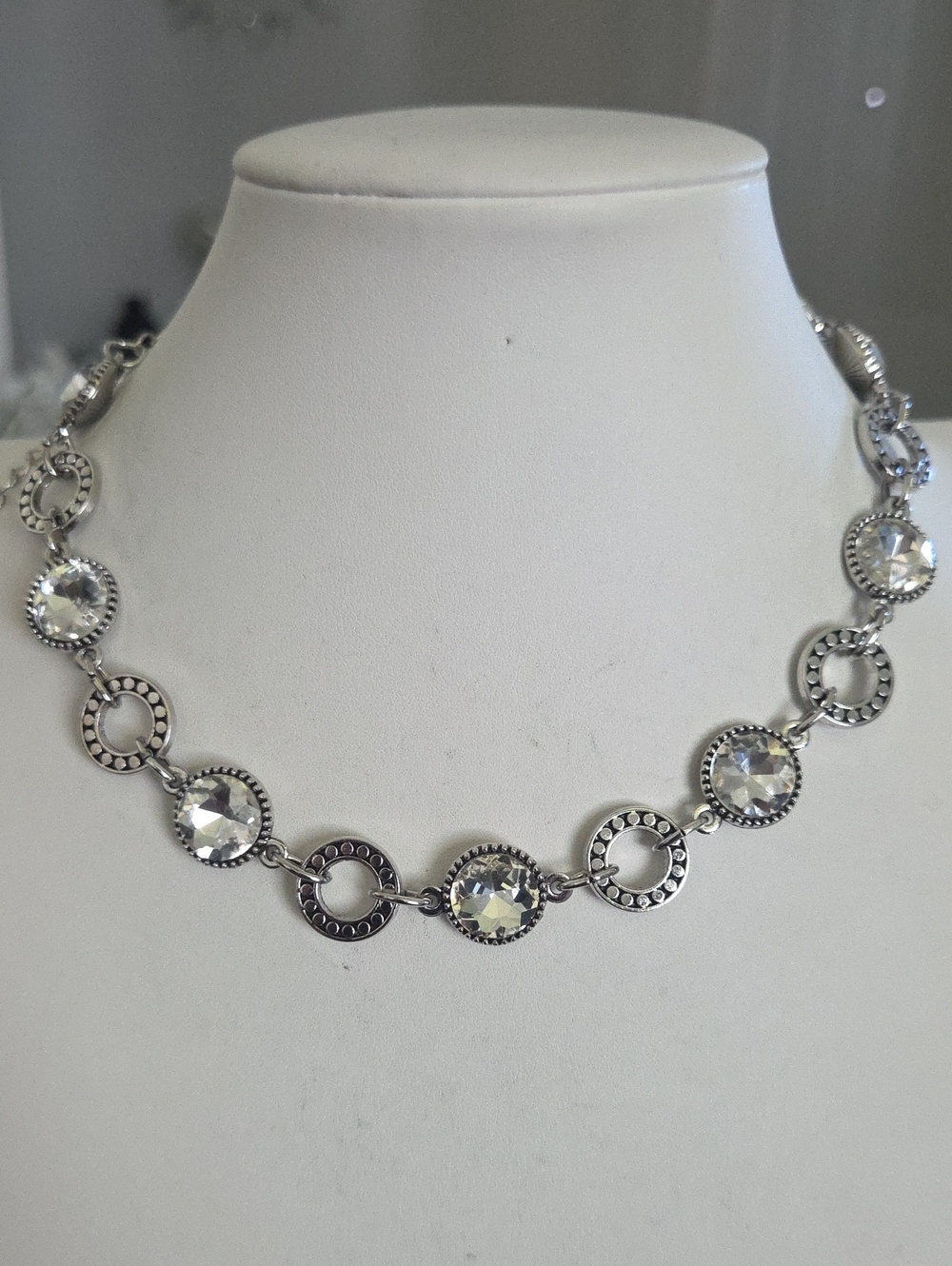 Paparazzi Rhinestine Rollout White Choker NWT